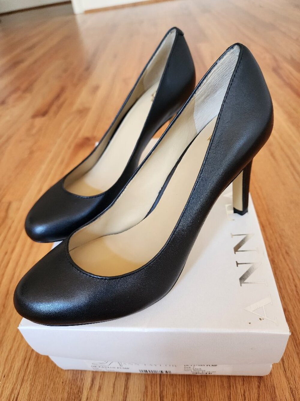 NIB Ann Taylor 'OE Favian Pump' Black Leather Heels | 7M